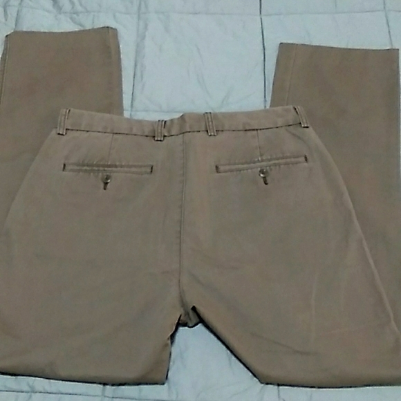 ROUNDTREE & YORKE MENS KHAKI,"CASUALS".QUALITY BRAND & VERSATILE.NEW WITH TAGS!! - Picture 5 of 5